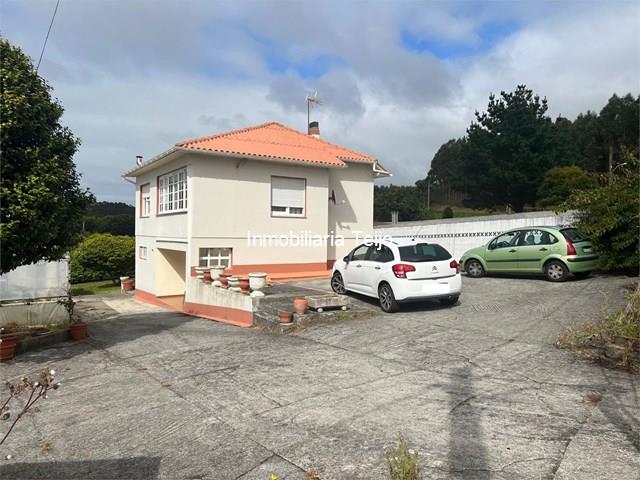 SE VENDE CASA EN ESMELLE A ESCASOS METROS DE LA PLAYA - Ferrol