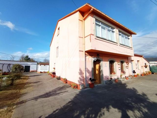 SE VENDE CASA EN NARÓN