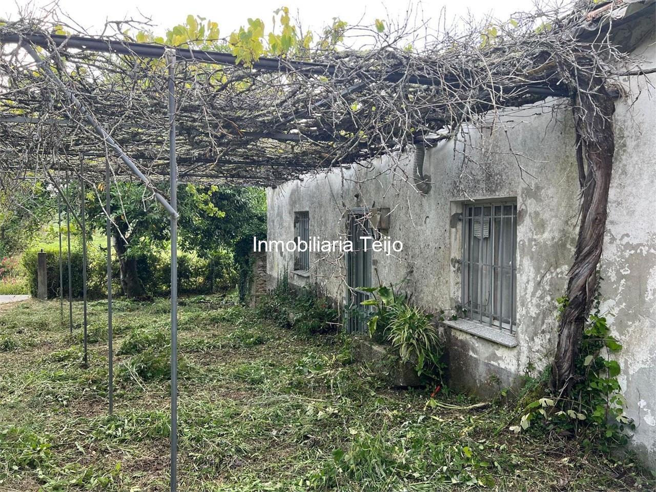 Foto 2 SE VENDE CASA EN SANTA MARIÑA DO MONTE