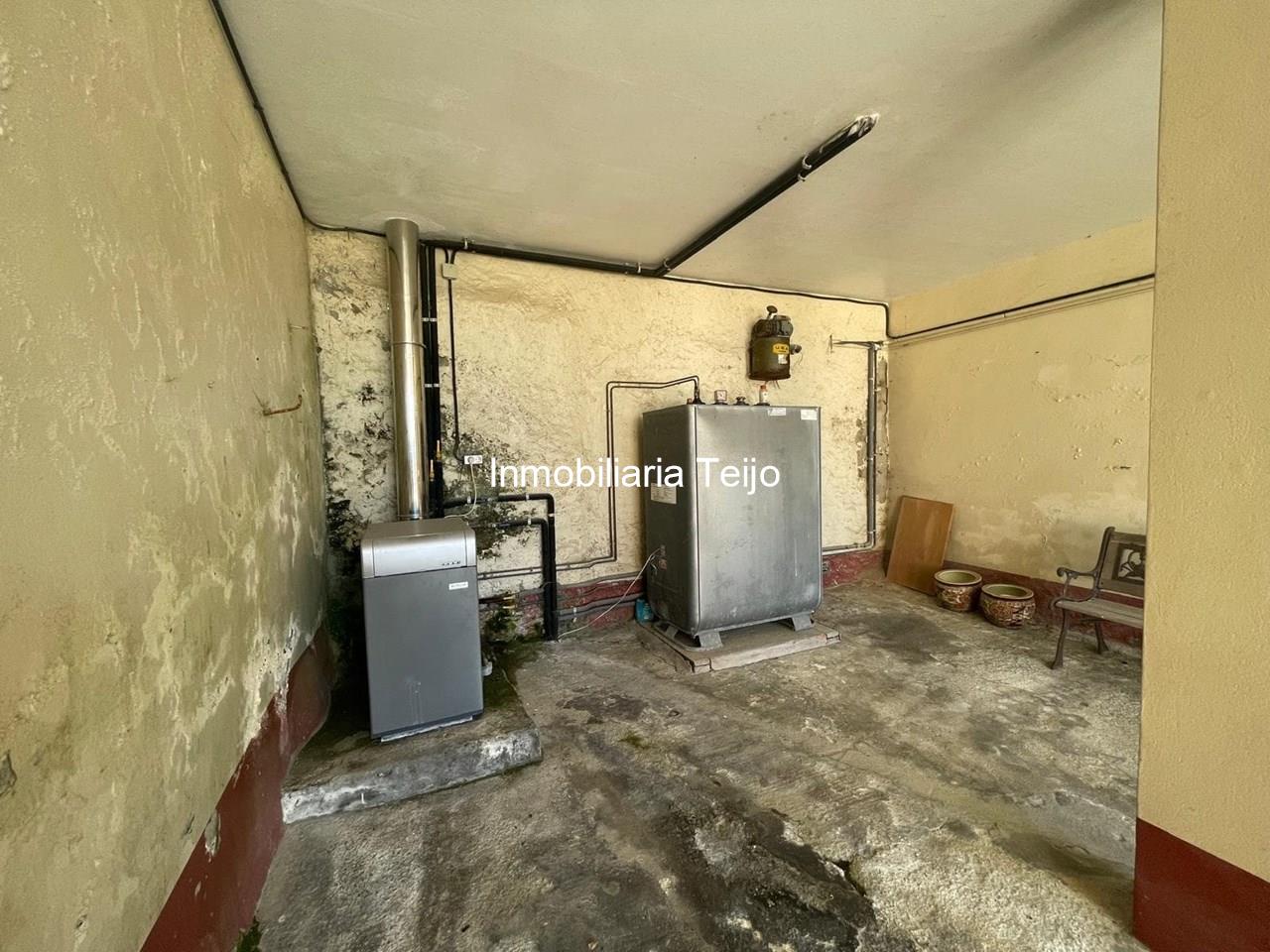 Foto 17 SE VENDE CASA GRANDE CON FINCA Y ANEXOS EN FENE (NO PRECISA REHABILITACIÓN)