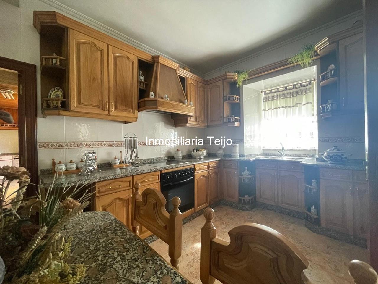 Foto 1 SE VENDE CASA GRANDE CON FINCA Y ANEXOS EN FENE (NO PRECISA REHABILITACIÓN)