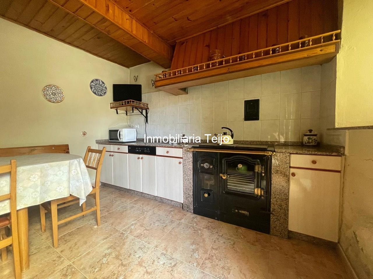 Foto 6 SE VENDE CASA GRANDE CON FINCA Y ANEXOS EN FENE (NO PRECISA REHABILITACIÓN)