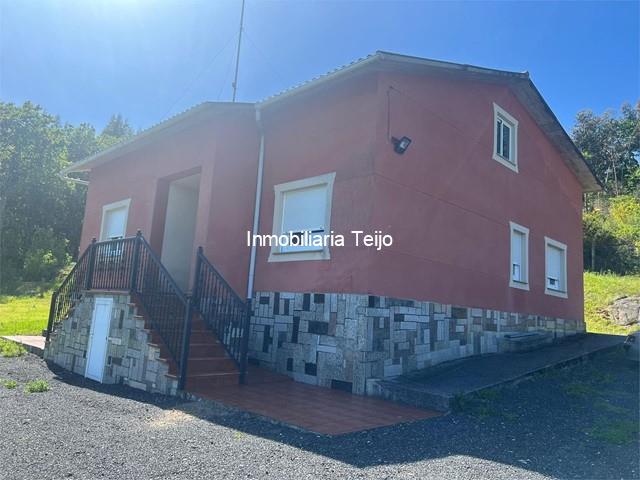 SE VENDE CASA INDEPENDIENTE EN A CAPELA
