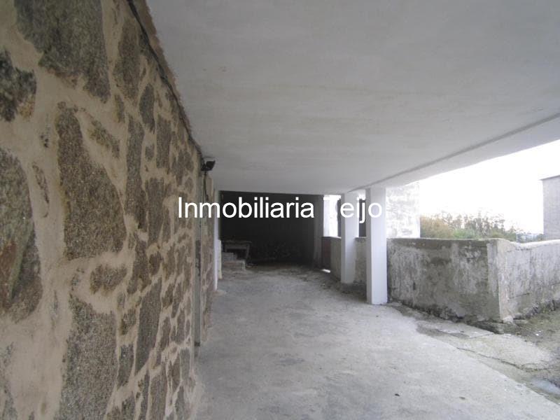 Foto 10 SE VENDE CASA PARA REHABILITAR EN LA CAPELA CON PARTE DE LA FINCA URBANA