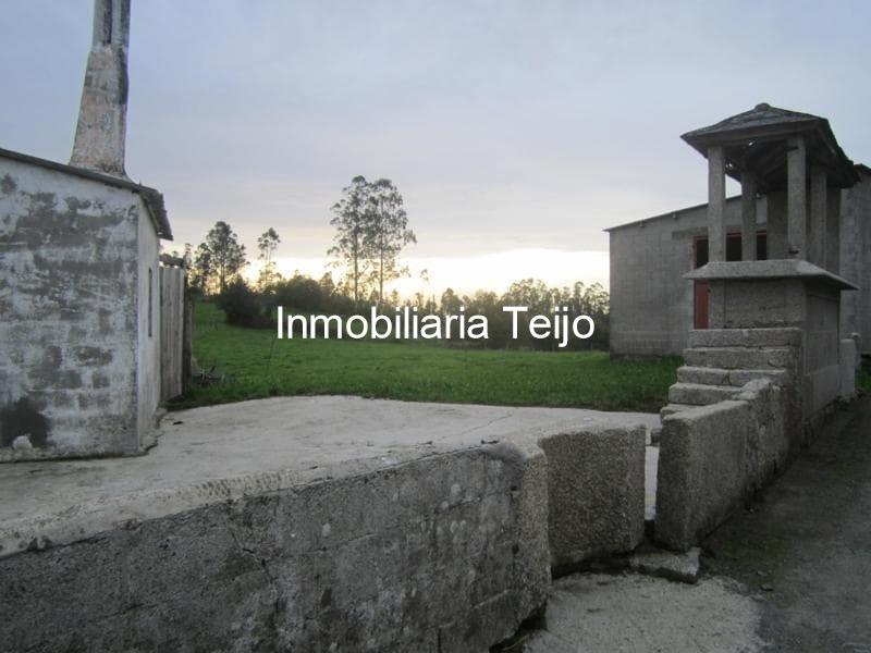 Foto 7 SE VENDE CASA PARA REHABILITAR EN LA CAPELA CON PARTE DE LA FINCA URBANA