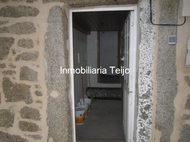 Foto 9 SE VENDE CASA PARA REHABILITAR EN LA CAPELA CON PARTE DE LA FINCA URBANA