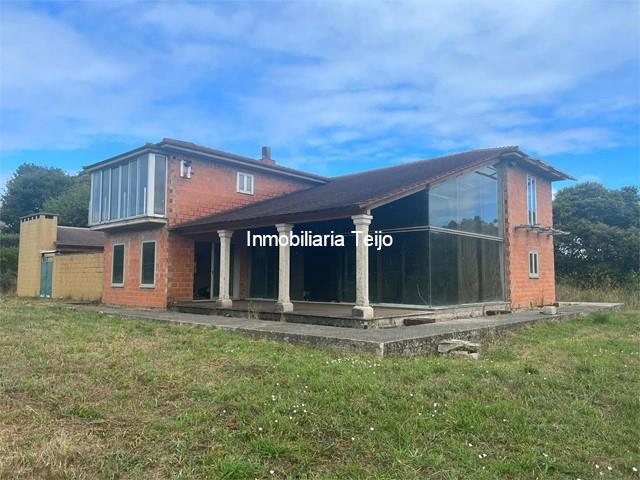 SE VENDE CASA PARA TERMINAR EN BRION - Ferrol