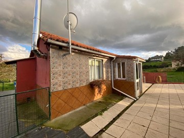 SE VENDE CASA PEQUEÑA EN CABAÑAS - Cabanas