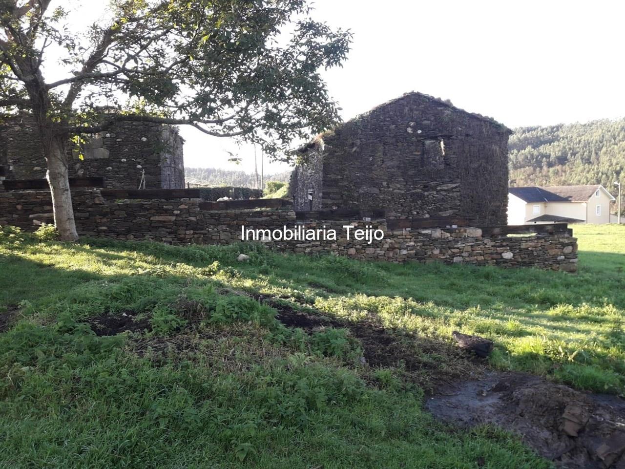 Foto 2 SE VENDE CASA POR REFORMAR CON FINCA EN NEDA