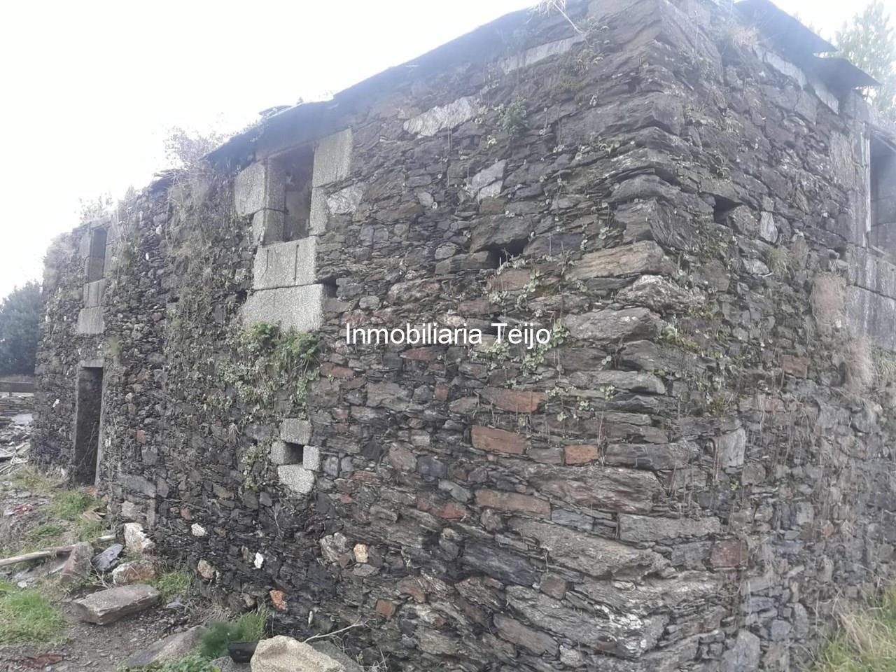 Foto 5 SE VENDE CASA POR REFORMAR CON FINCA EN NEDA
