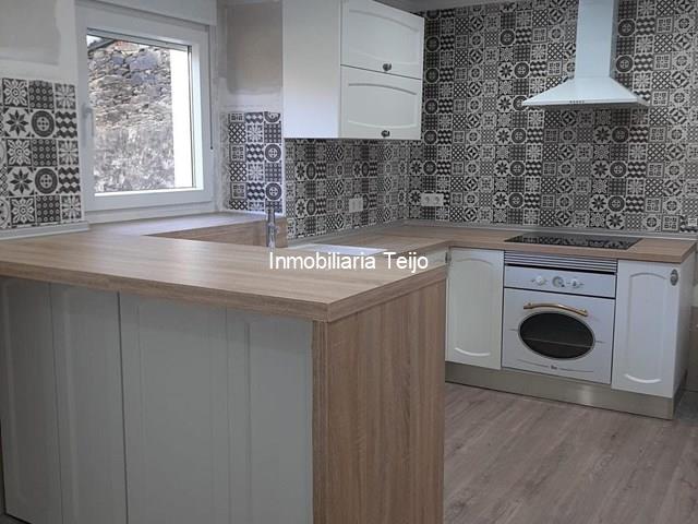 SE VENDE CASA TOTALMENTE REFORMADA EN EL VAL FINCA LLANA - Narón