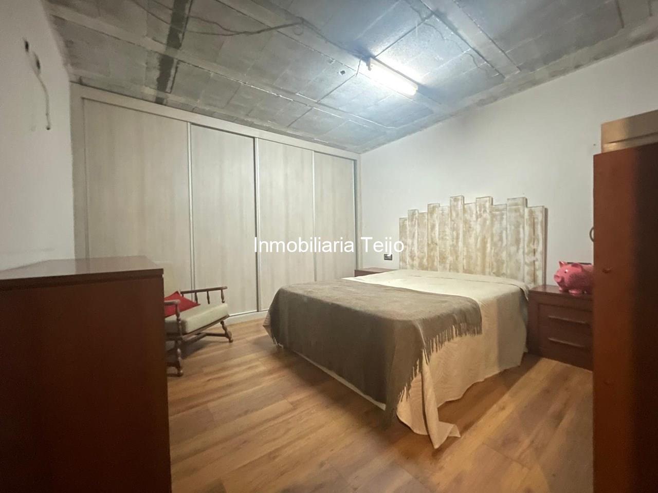 Foto 32 SE VENDE CHALET CON FINCA CERRADA, BODEGA DE 40M2 EN MEIRÁS