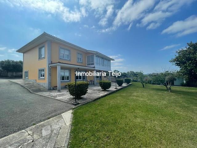 SE VENDE CHALET CON FINCA CERRADA, BODEGA Y GARAJE EN VALDOVIÑO