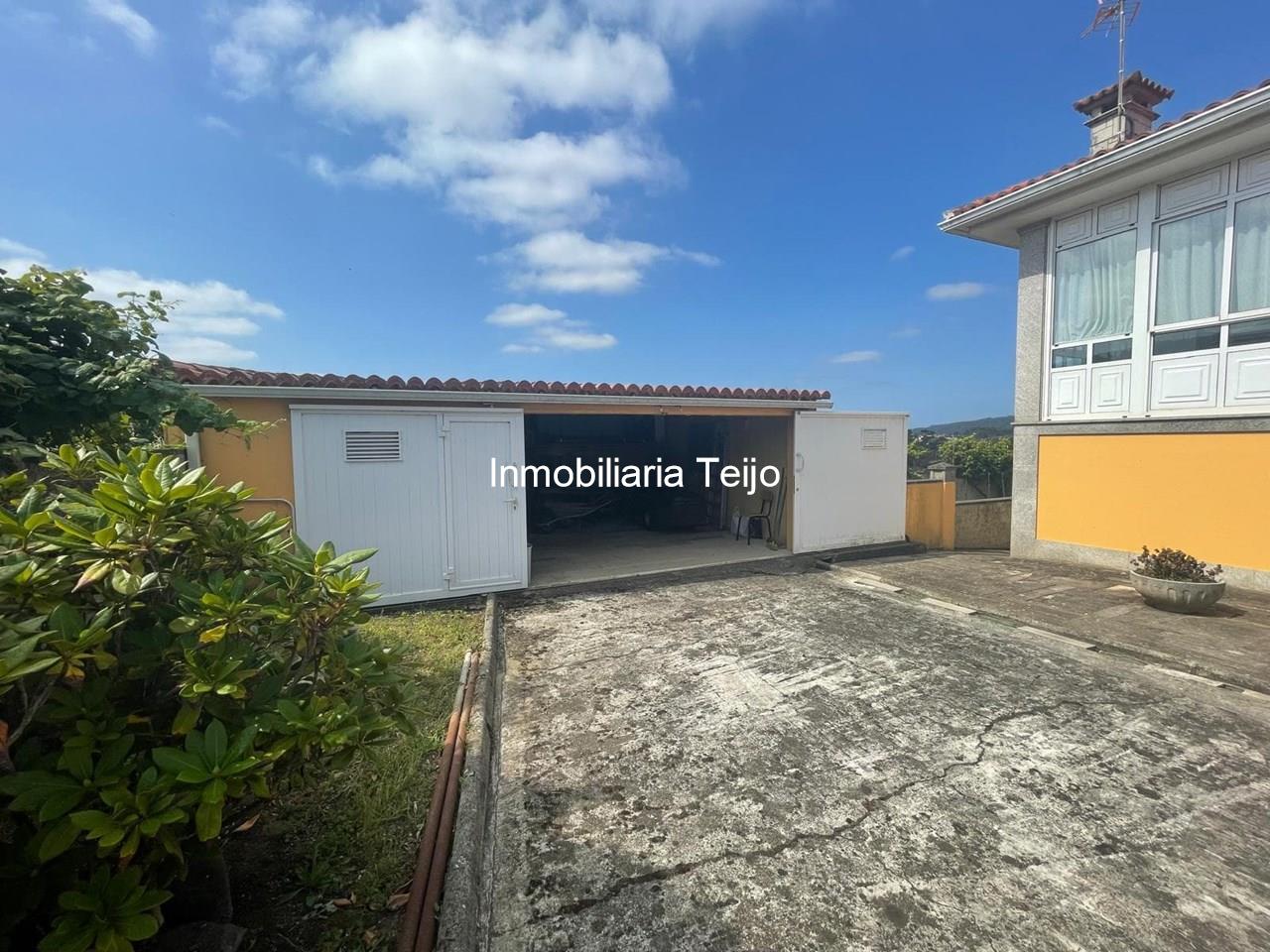 Foto 5 SE VENDE CHALET CON FINCA CERRADA, BODEGA Y GARAJE EN VALDOVIÑO