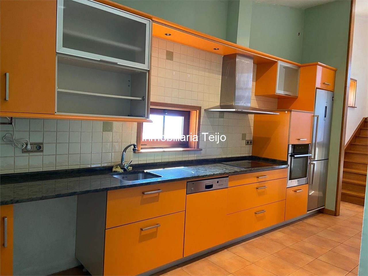 Foto 10 SE VENDE CHALET DE RECIENTE CONSTRUCCIÓN FORRADO EN PIEDRA  EN MANDIÁ