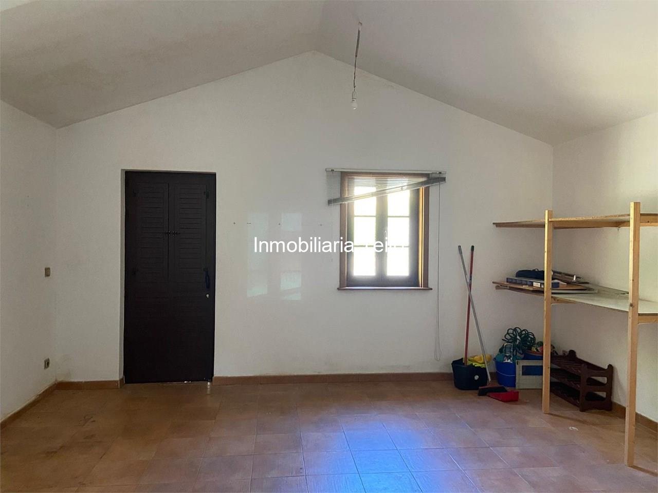 Foto 14 SE VENDE CHALET DE RECIENTE CONSTRUCCIÓN FORRADO EN PIEDRA  EN MANDIÁ