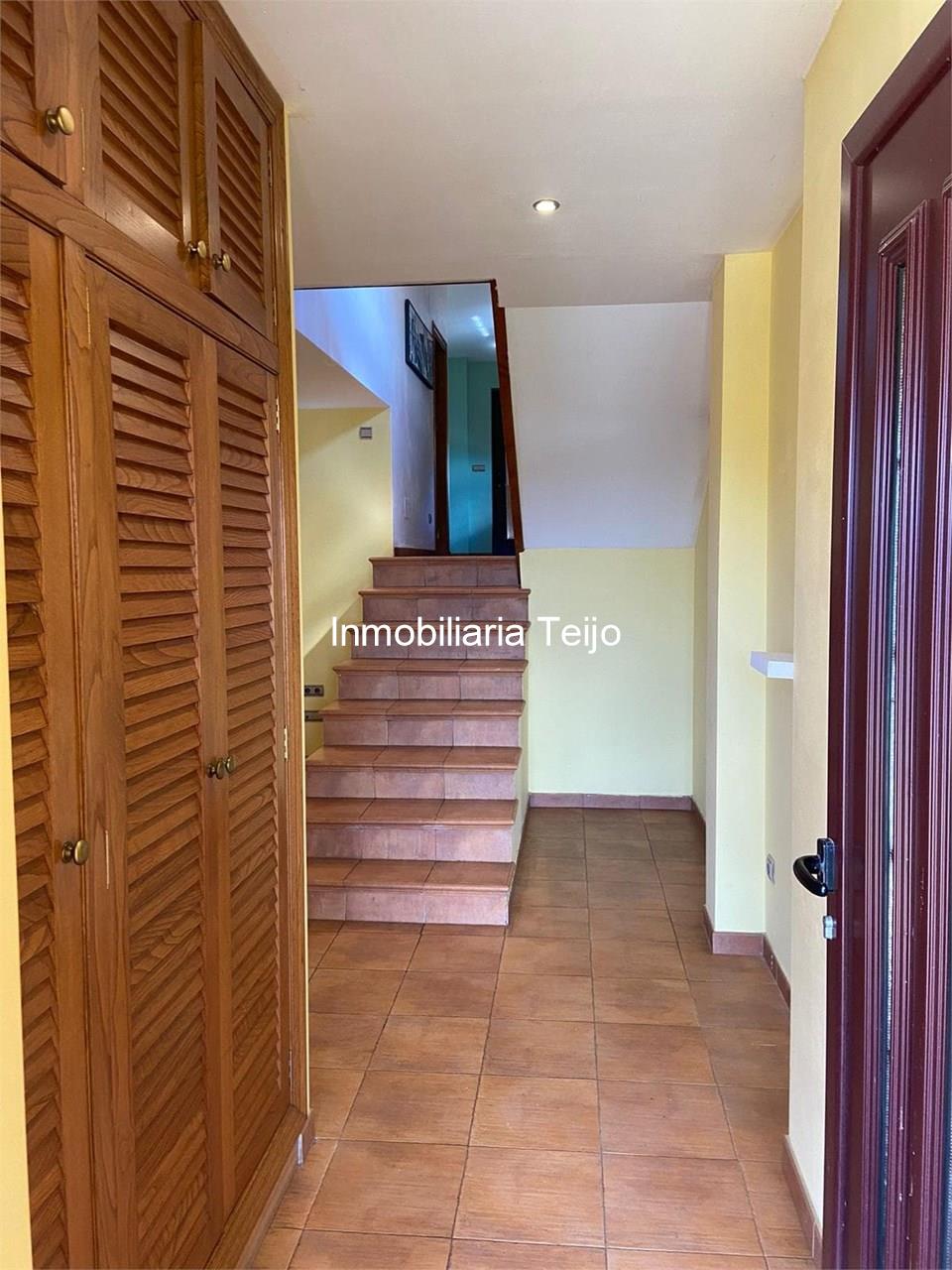 Foto 4 SE VENDE CHALET DE RECIENTE CONSTRUCCIÓN FORRADO EN PIEDRA  EN MANDIÁ