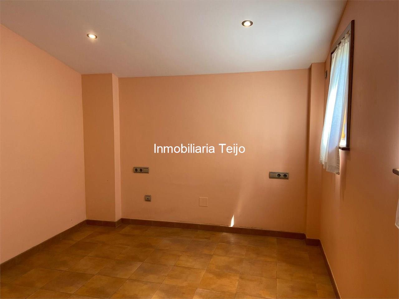 Foto 6 SE VENDE CHALET DE RECIENTE CONSTRUCCIÓN FORRADO EN PIEDRA  EN MANDIÁ