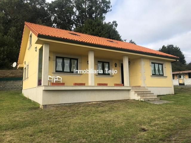 SE VENDE CHALET EN ARES