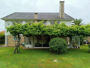 SE VENDE CHALET EN ARES