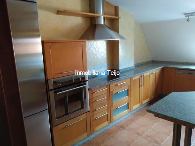 SE VENDE DUPLEX EN EL ALTO DEL CASTAÑO - Narón