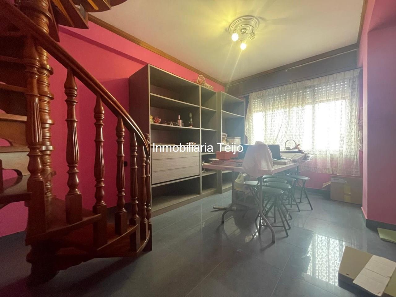 Foto 2 SE VENDE DUPLEX GRANDE Y LUMINOSO CON ASCENSOR 