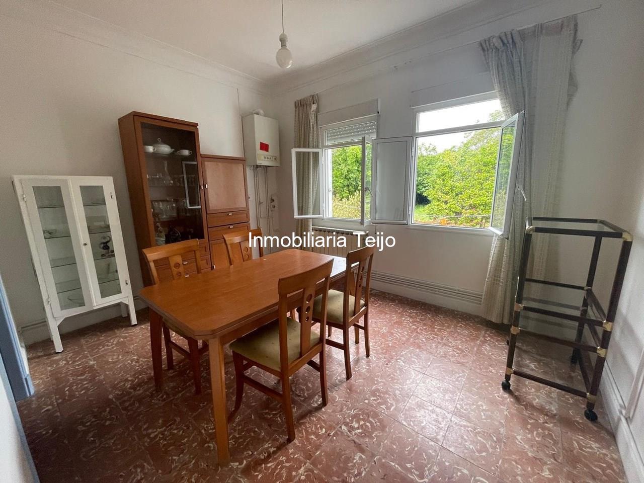 Foto 4 SE VENDE EDIFICIO CON DOS VIVIENDAS INDEPENDIENTES EN CATABOIS CON FINCA URBANA
