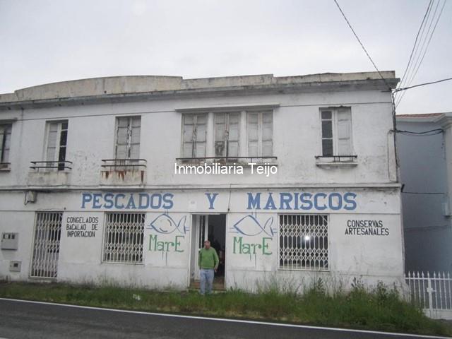 SE VENDE EDIFICIO CON SOLAR EDIFICABLE - Fene