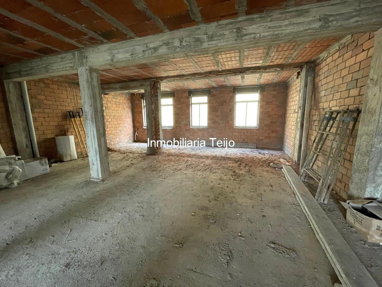 Foto 12 SE VENDE EDIFICIO DE BAJO, 3 PLANTAS Y BAJO CUBIERTA EN A GANDARA