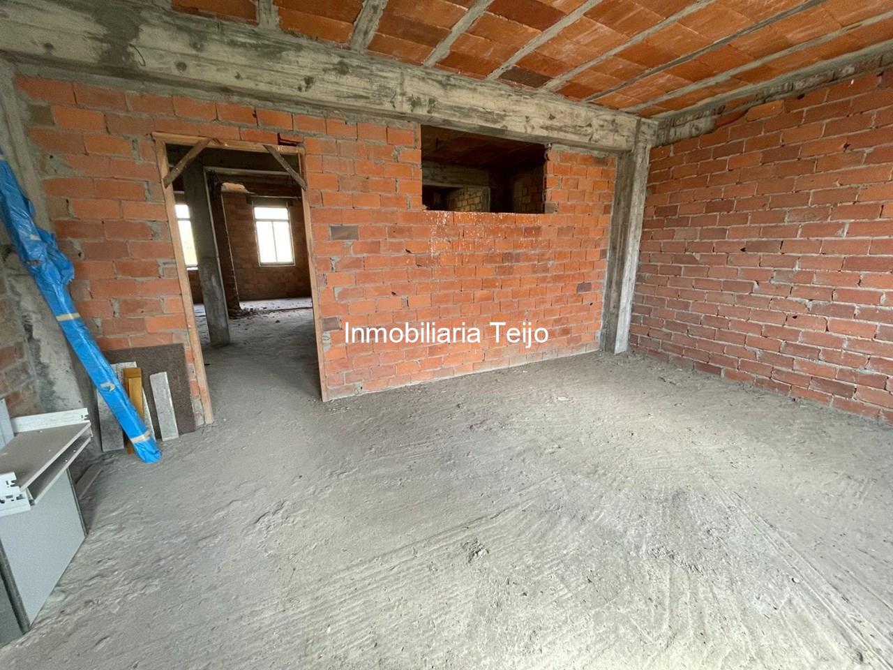 Foto 13 SE VENDE EDIFICIO DE BAJO, 3 PLANTAS Y BAJO CUBIERTA EN A GANDARA