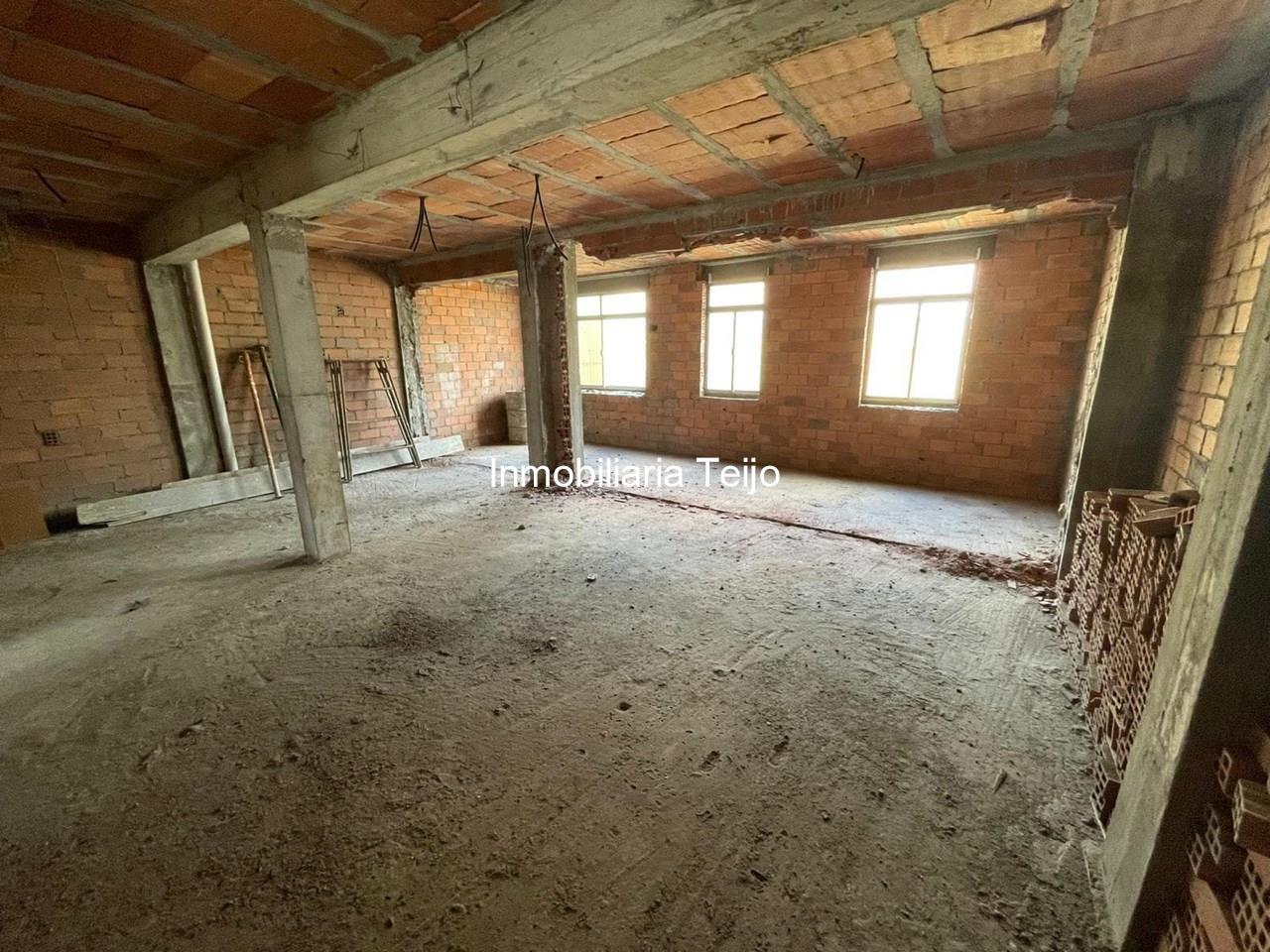 Foto 14 SE VENDE EDIFICIO DE BAJO, 3 PLANTAS Y BAJO CUBIERTA EN A GANDARA