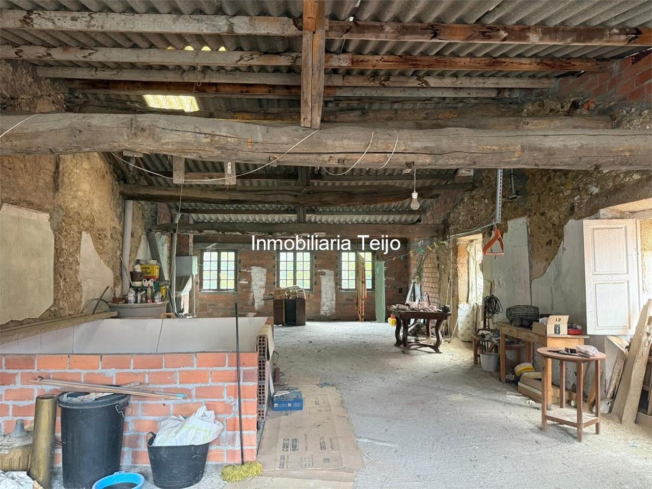 Foto 17 SE VENDE EDIFICIO DE PIEDRA CON BAJO COMERCIAL, VIVIENDA Y BAJO CUBIERTA DIÁFANO EN ESTEIRO