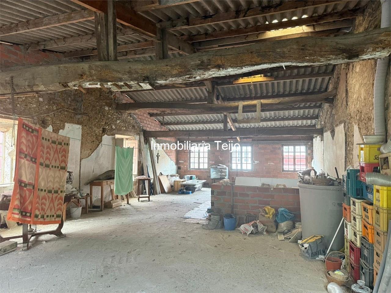 Foto 19 SE VENDE EDIFICIO DE PIEDRA CON BAJO COMERCIAL, VIVIENDA Y BAJO CUBIERTA DIÁFANO EN ESTEIRO