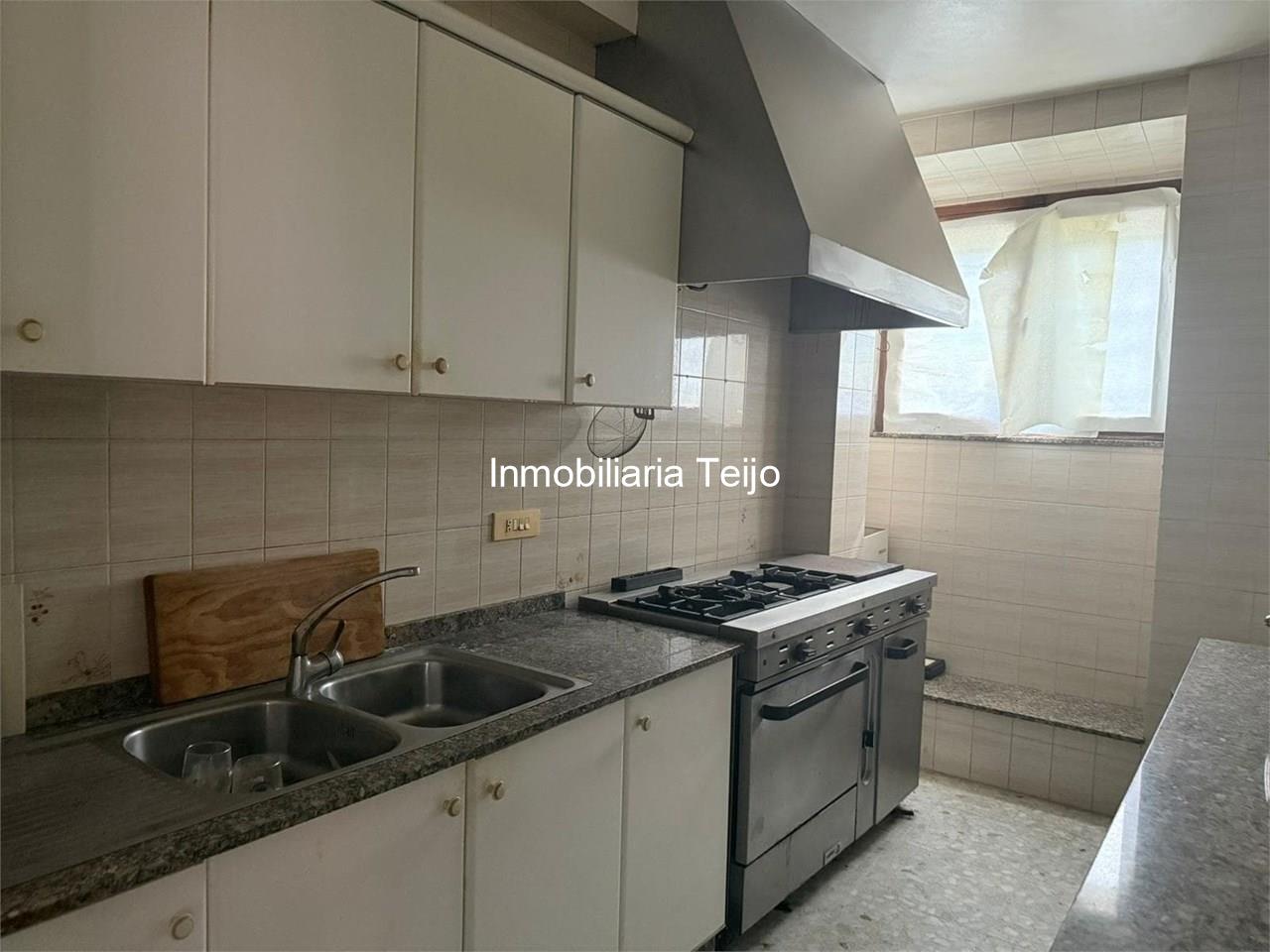 Foto 25 SE VENDE EDIFICIO DE PIEDRA CON BAJO COMERCIAL, VIVIENDA Y BAJO CUBIERTA DIÁFANO EN ESTEIRO