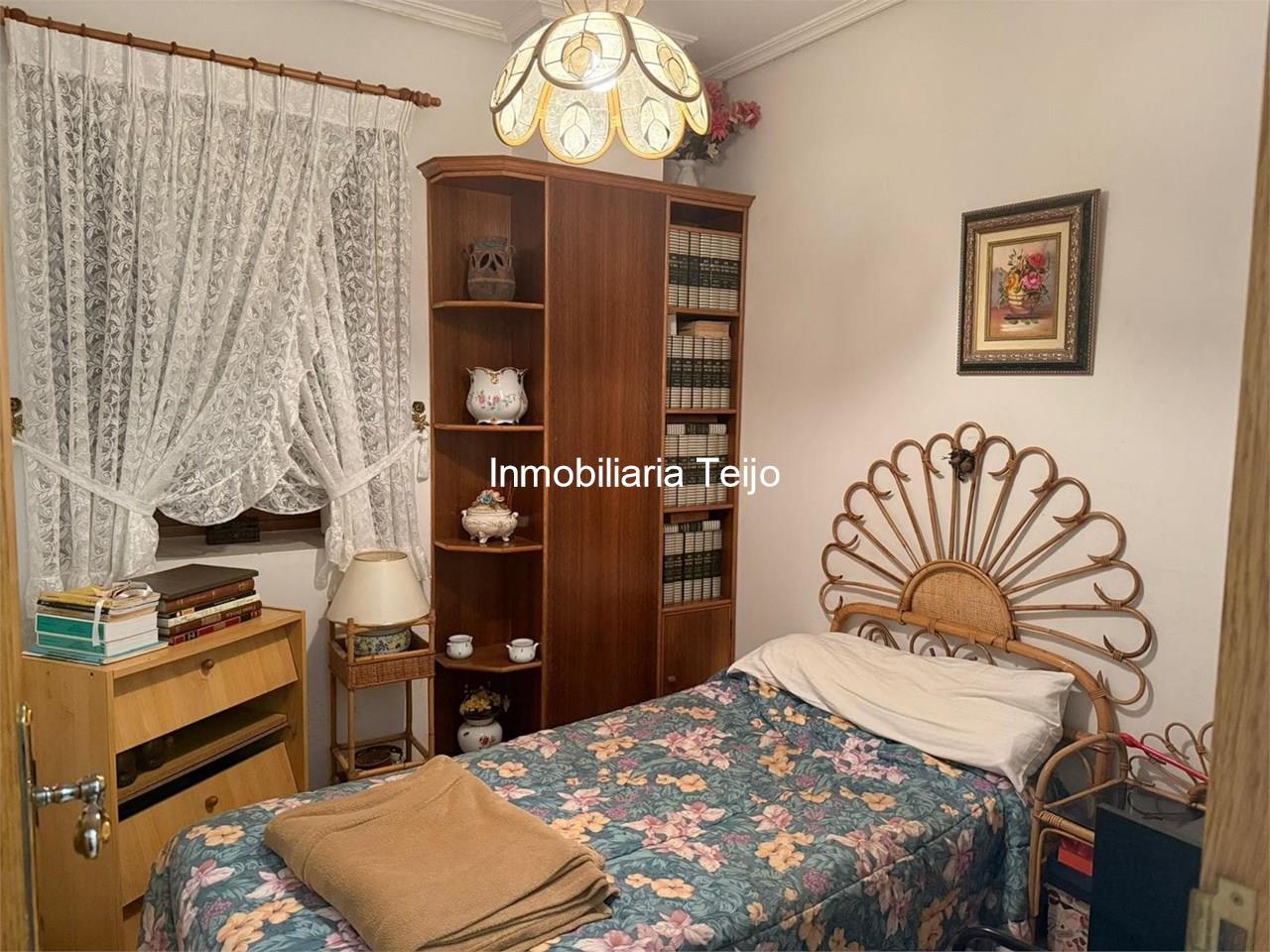 Foto 7 SE VENDE EDIFICIO DE PIEDRA CON BAJO COMERCIAL, VIVIENDA Y BAJO CUBIERTA DIÁFANO EN ESTEIRO