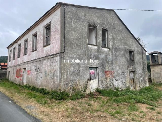 SE VENDE EDIFICIO PARA REHABILITACIÓN INTEGRAL Y FINCA DE 1000 M2 JUNTO A LA PLAYA DE PANTIN - Valdoviño