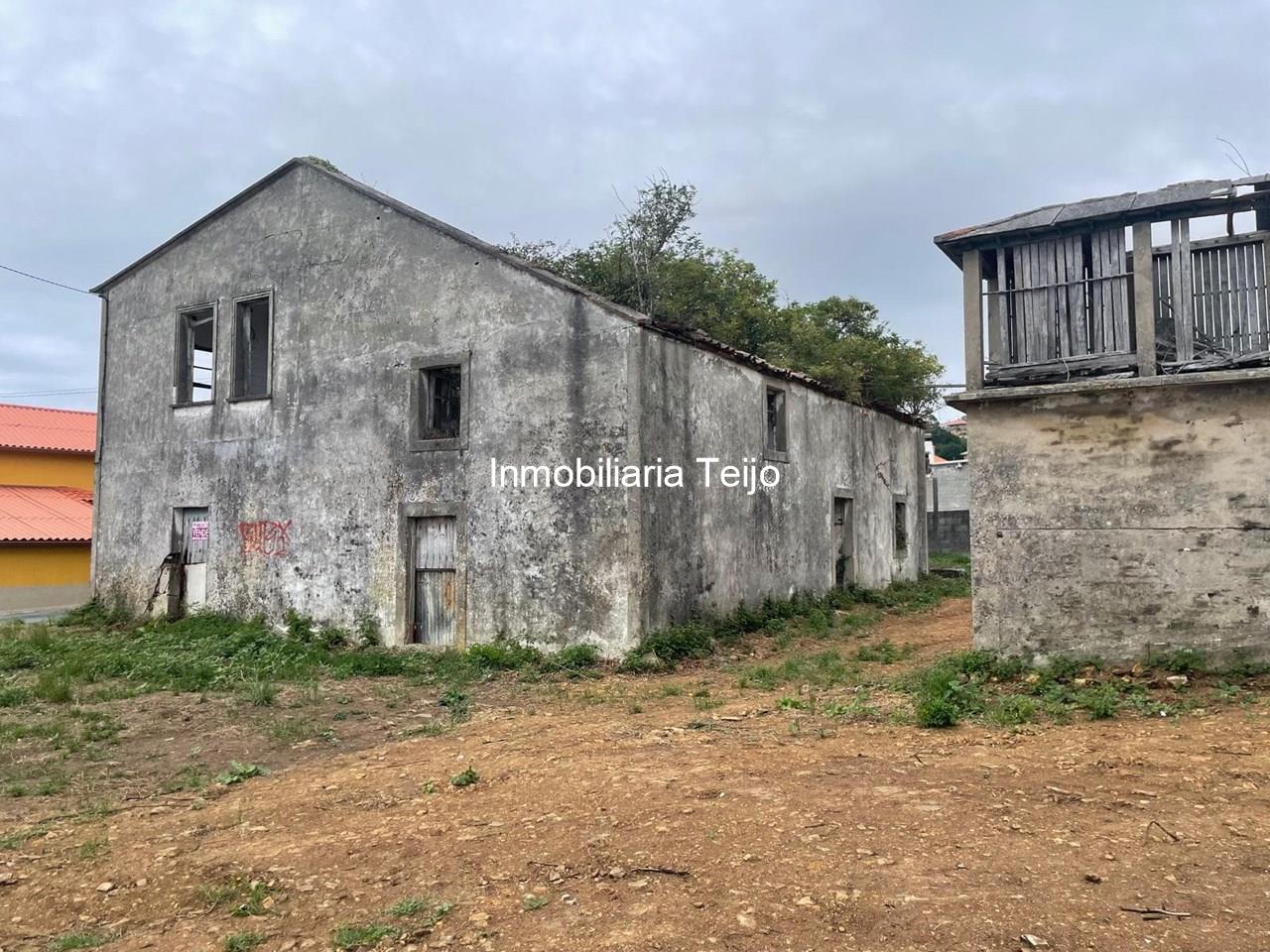 Foto 2 SE VENDE EDIFICIO PARA REHABILITACIÓN INTEGRAL Y FINCA DE 1000 M2 JUNTO A LA PLAYA DE PANTIN