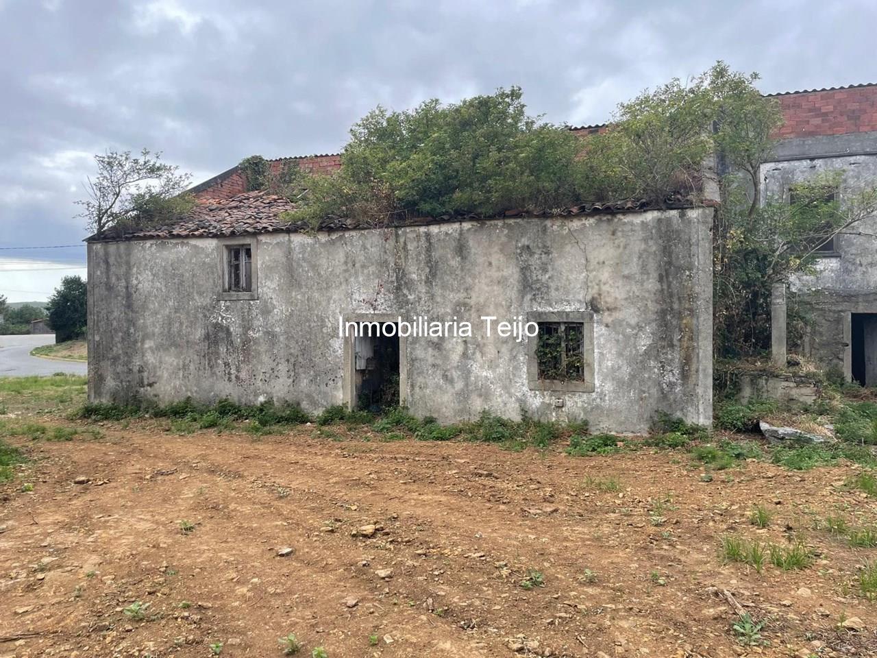 Foto 3 SE VENDE EDIFICIO PARA REHABILITACIÓN INTEGRAL Y FINCA DE 1000 M2 JUNTO A LA PLAYA DE PANTIN