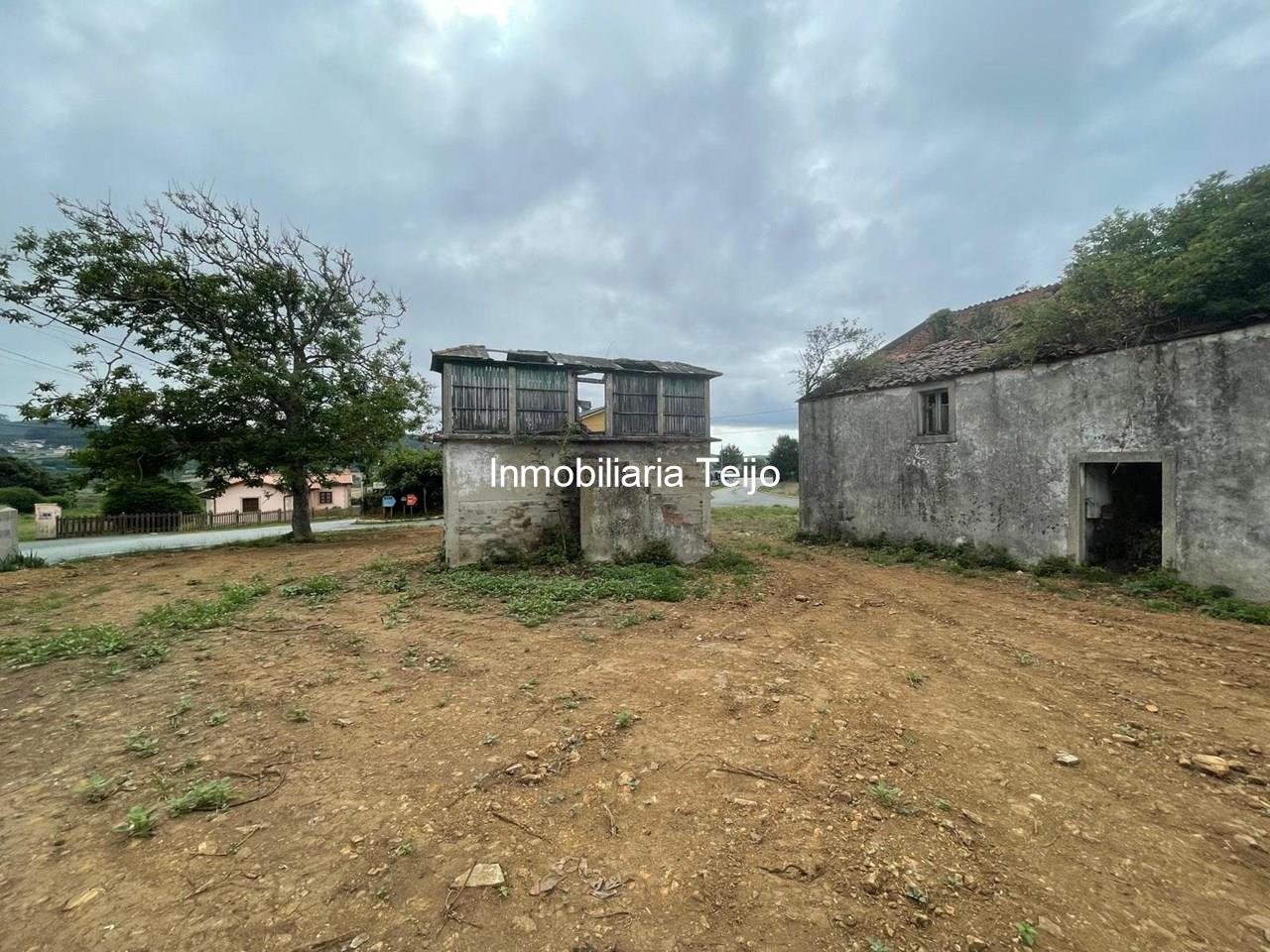 Foto 4 SE VENDE EDIFICIO PARA REHABILITACIÓN INTEGRAL Y FINCA DE 1000 M2 JUNTO A LA PLAYA DE PANTIN