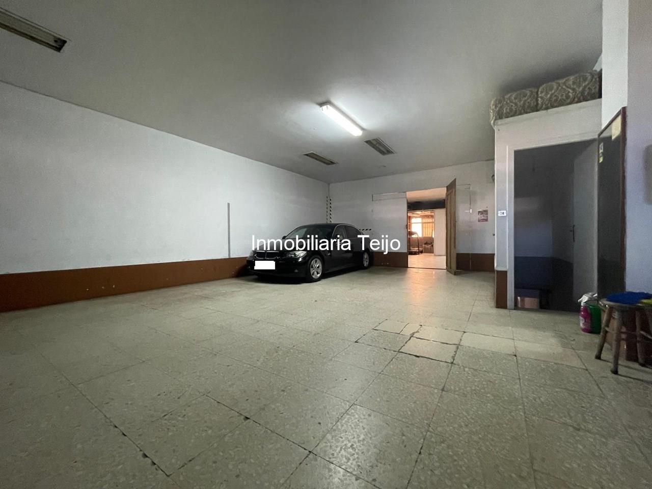 Foto 2 SE VENDE GARAJE CON PORTAL AUTOMATICO Y ENTRADA A DOS CALLES EN AS PIAS