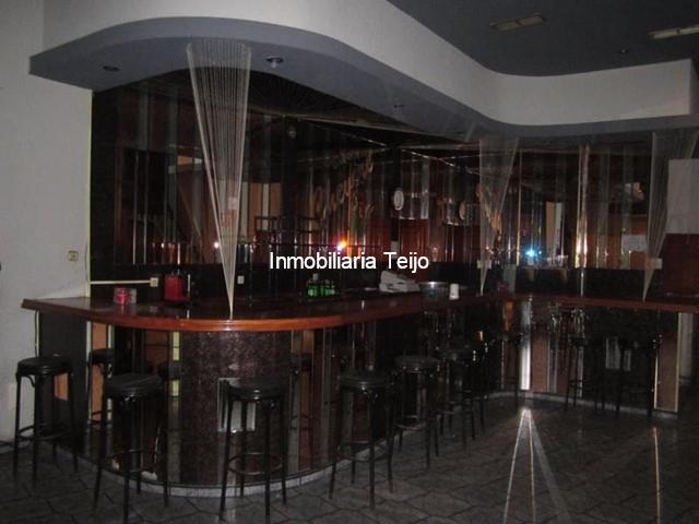 SE VENDE LOCAL COMERCIAL EN FERROL