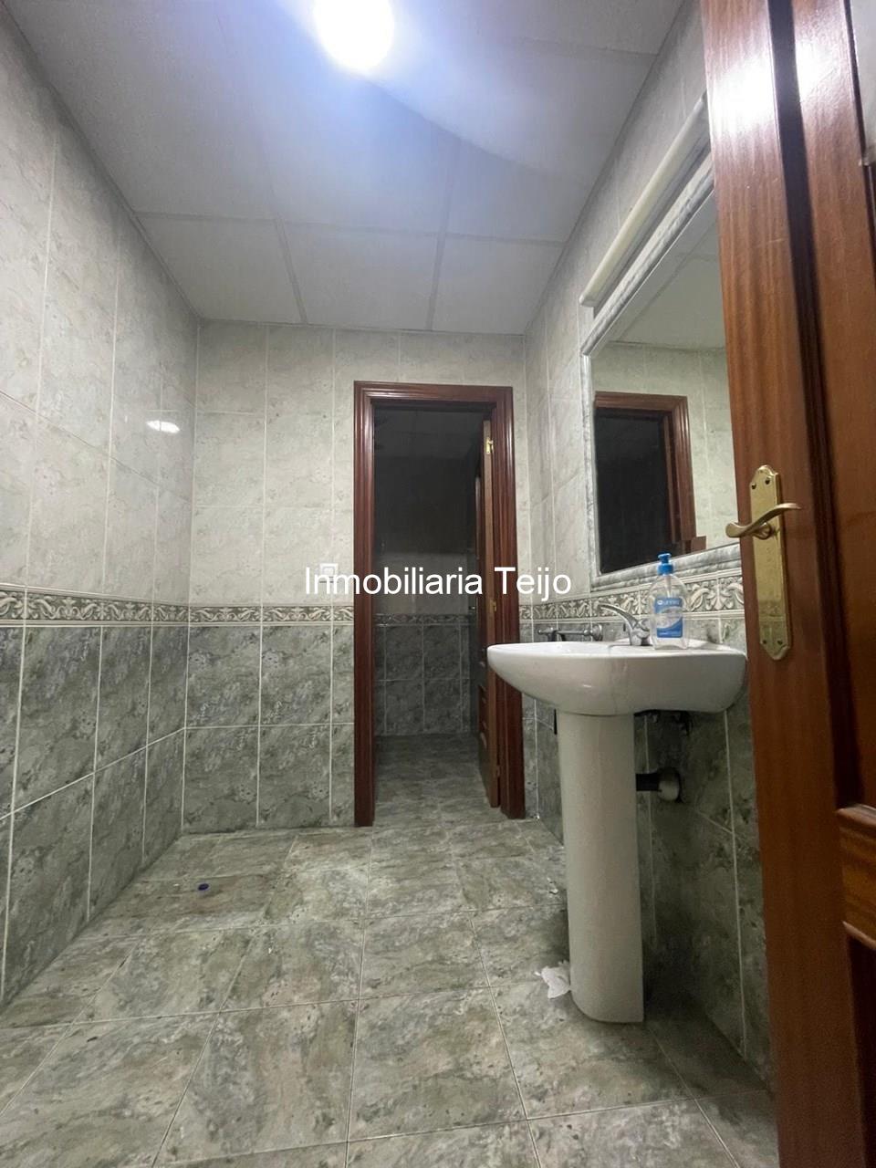 Foto 14 SE VENDE NAVE CON ÁREA DE COMERCIO Y OFICINAS EN CATABOIS