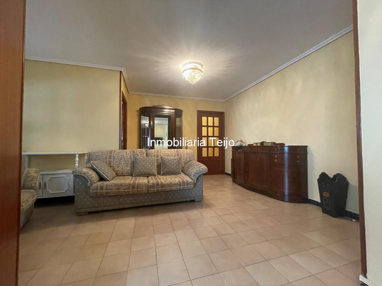 Foto 10 SE VENDE PISO AMPLIO CON ASCENSOR, CALEFACCIÓN Y TERRAZA CUBIERTA DE 30 M2 EN ENSANCHE A