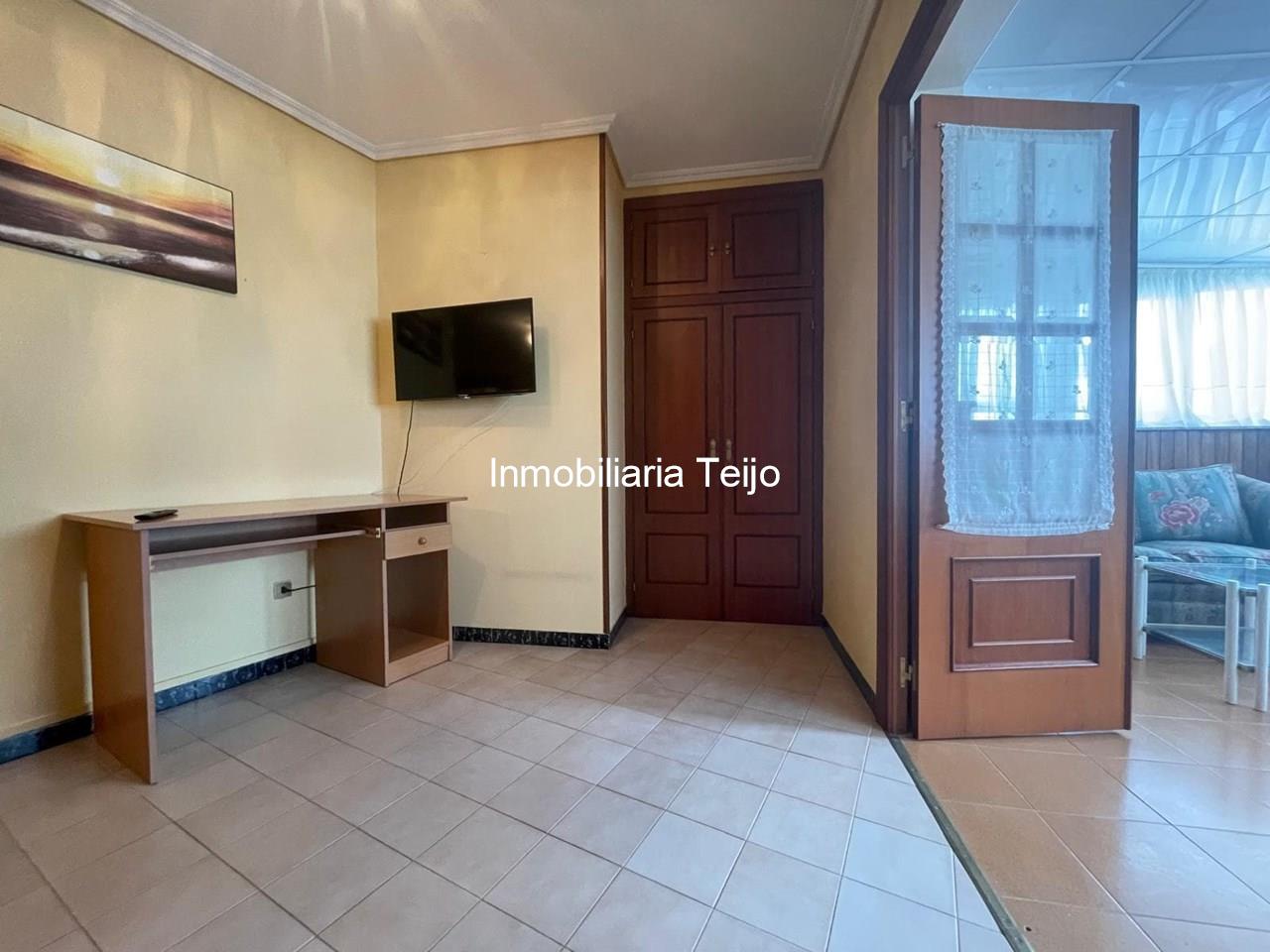 Foto 12 SE VENDE PISO AMPLIO CON ASCENSOR, CALEFACCIÓN Y TERRAZA CUBIERTA DE 30 M2 EN ENSANCHE A