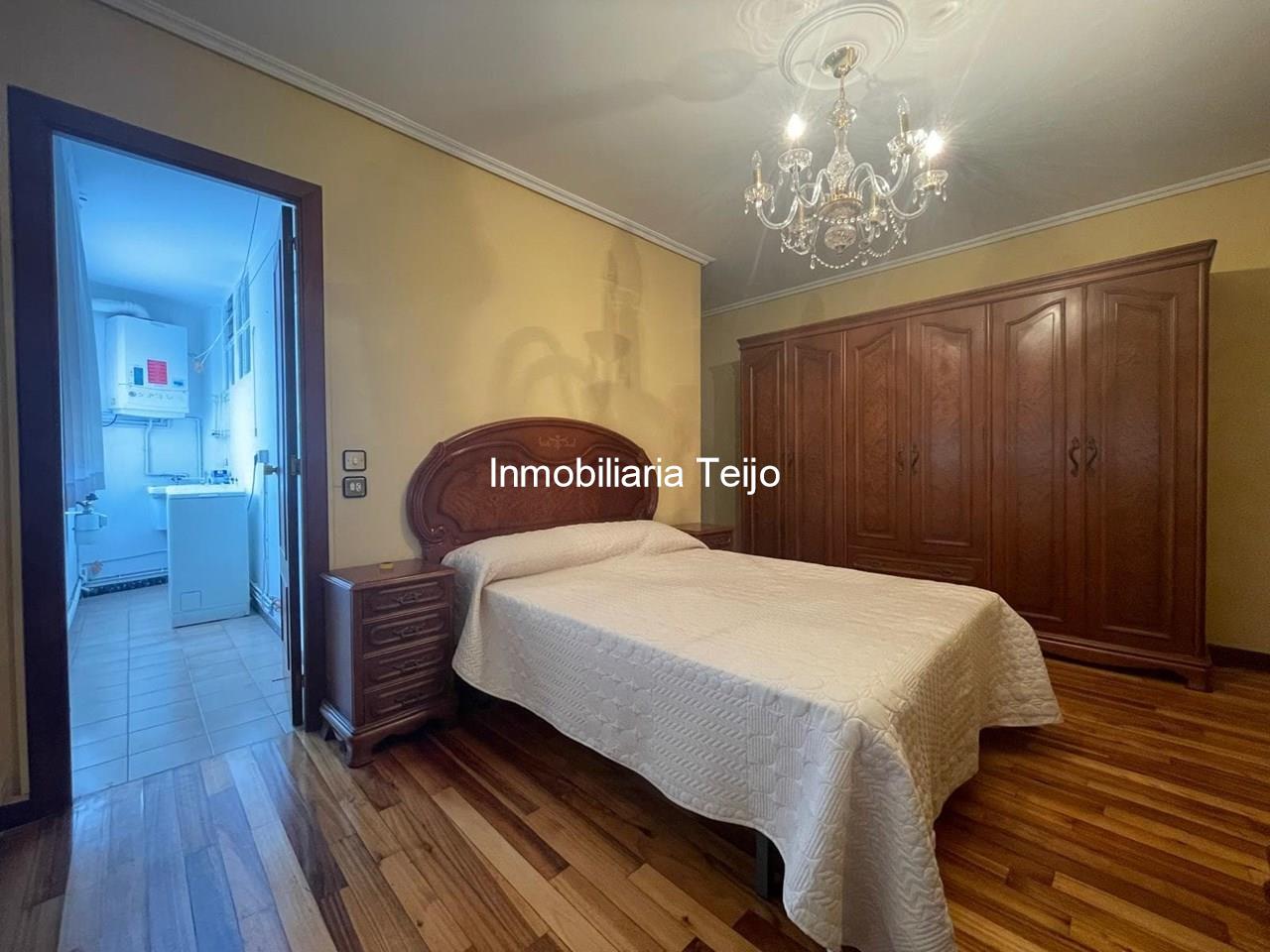 Foto 17 SE VENDE PISO AMPLIO CON ASCENSOR, CALEFACCIÓN Y TERRAZA CUBIERTA DE 30 M2 EN ENSANCHE A