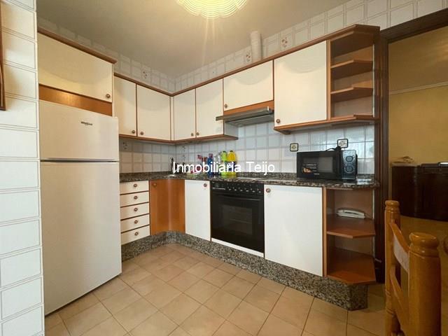 SE VENDE PISO AMPLIO CON ASCENSOR, CALEFACCIÓN Y TERRAZA CUBIERTA DE 30 M2 EN ENSANCHE A - Ferrol