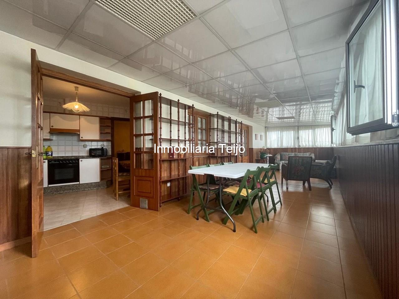 Foto 5 SE VENDE PISO AMPLIO CON ASCENSOR, CALEFACCIÓN Y TERRAZA CUBIERTA DE 30 M2 EN ENSANCHE A