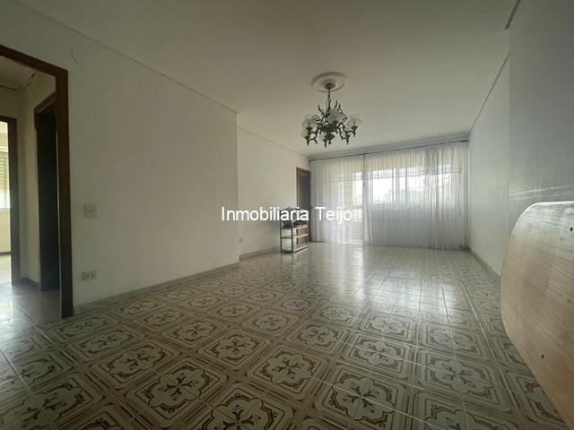 SE VENDE PISO AMPLIO CON ASCENSOR Y TRASTERO EN CANIDO - Ferrol