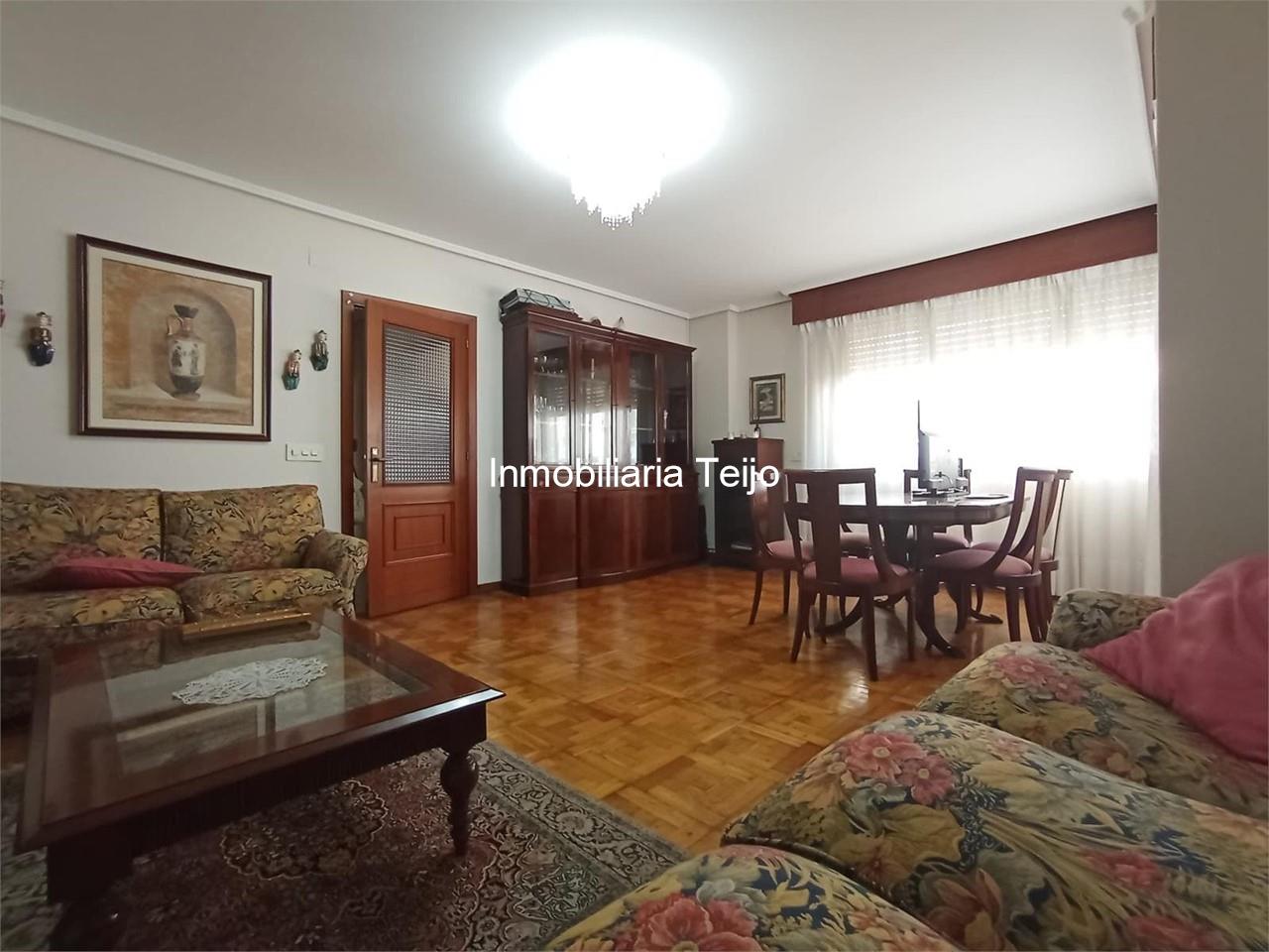 Foto 5 SE VENDE PISO AMPLIO CON BALCÓN EN PLAZA DE ESPAÑA