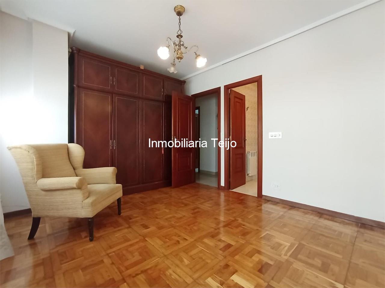 Foto 8 SE VENDE PISO AMPLIO CON BALCÓN EN PLAZA DE ESPAÑA